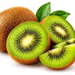 Kiwis cortados ao meio mostrando a polpa verde